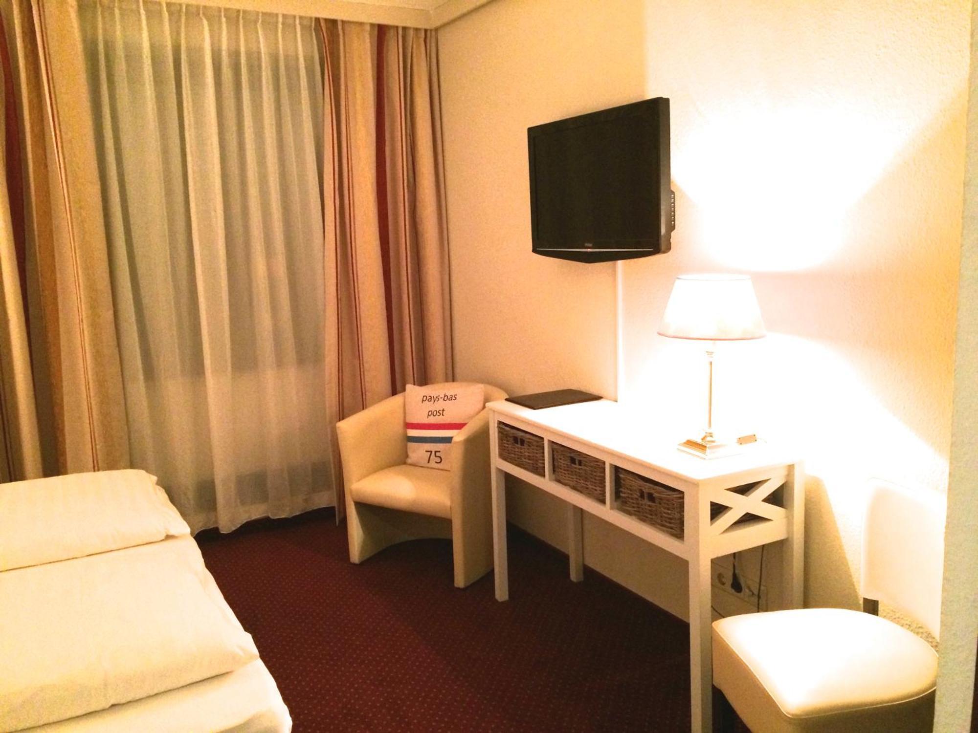 Hotel Waldkur Leer Zewnętrze zdjęcie