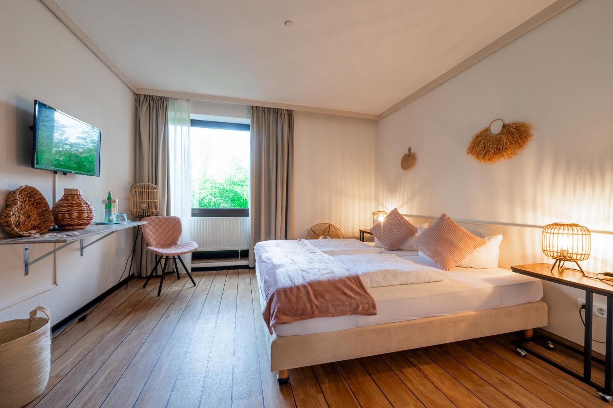 Hotel Waldkur Leer Zewnętrze zdjęcie