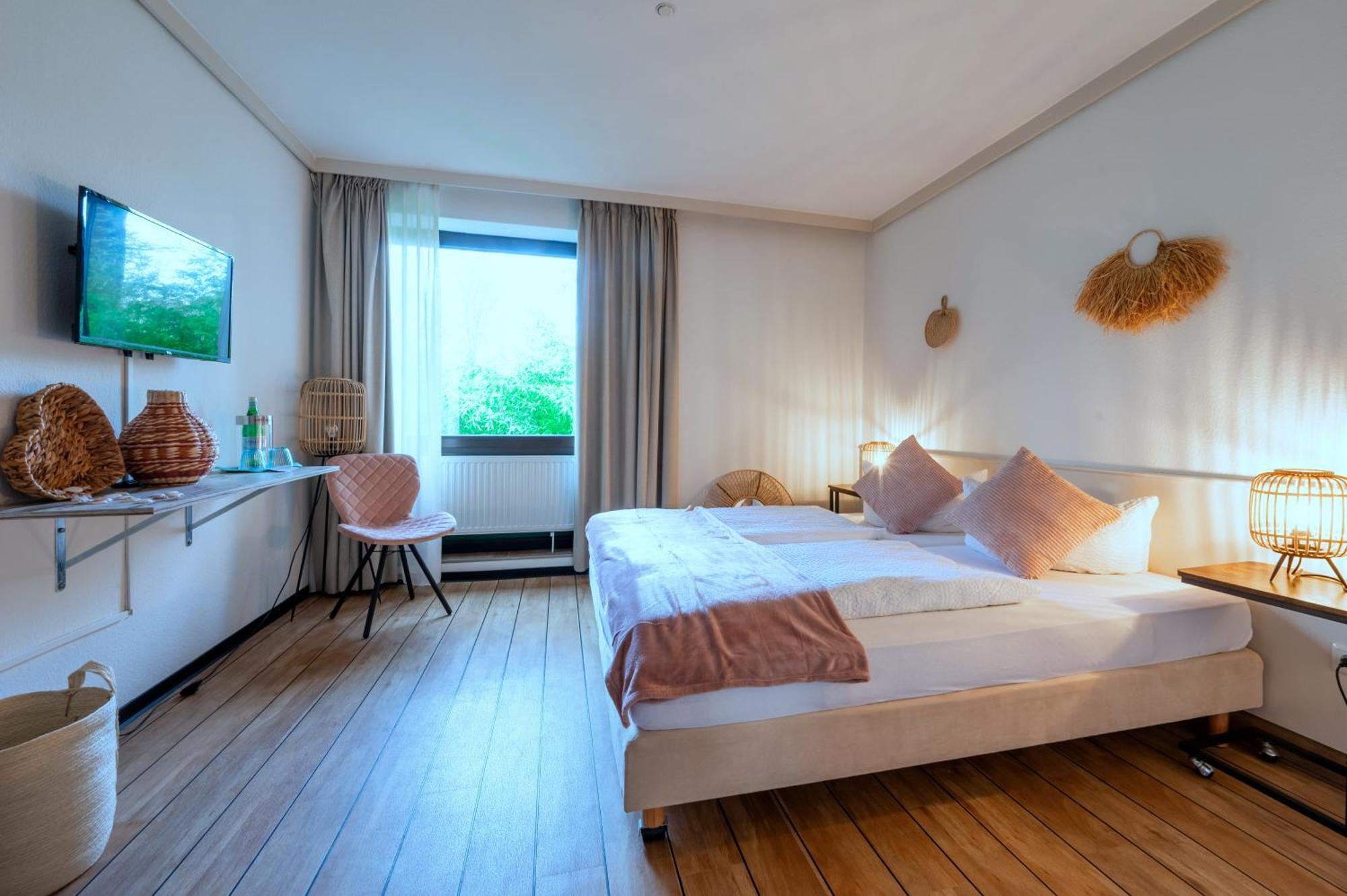 Hotel Waldkur Leer Zewnętrze zdjęcie