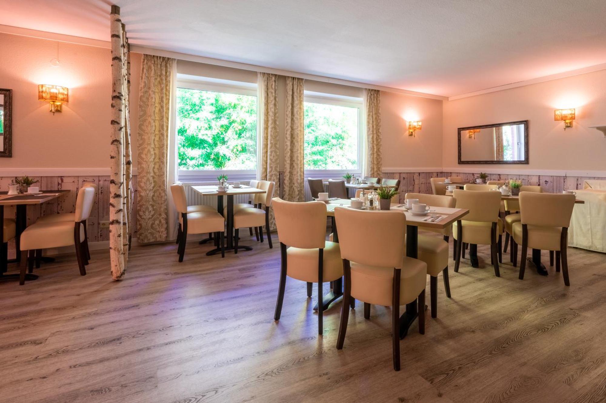 Hotel Waldkur Leer Zewnętrze zdjęcie