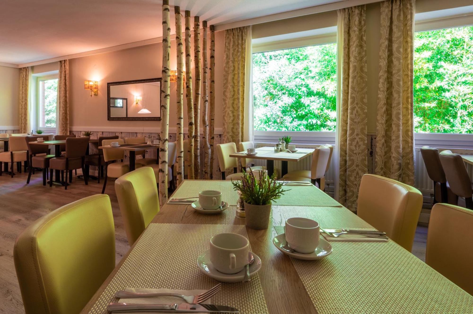 Hotel Waldkur Leer Zewnętrze zdjęcie